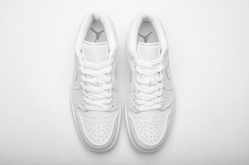 Jordan 1 Retro Low Pure Platinum  553558-170