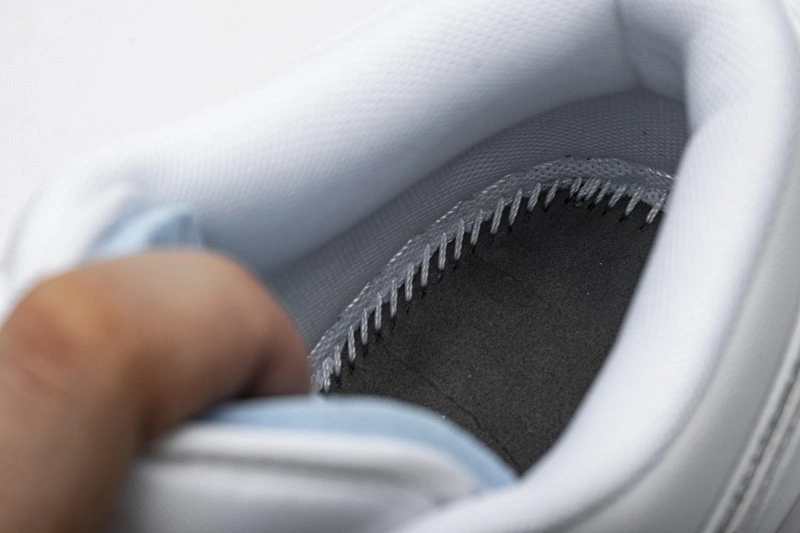 Jordan 1 Retro Low Pure Platinum  553558-170