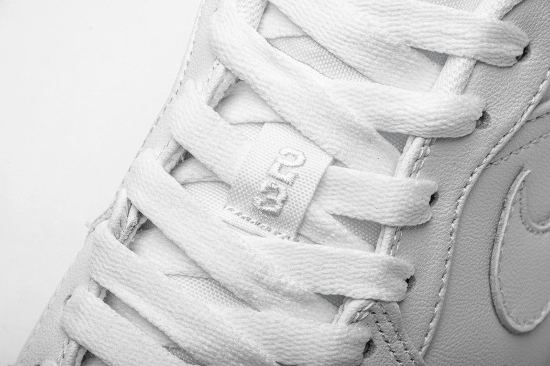 Jordan 1 Retro Low Pure Platinum  553558-170