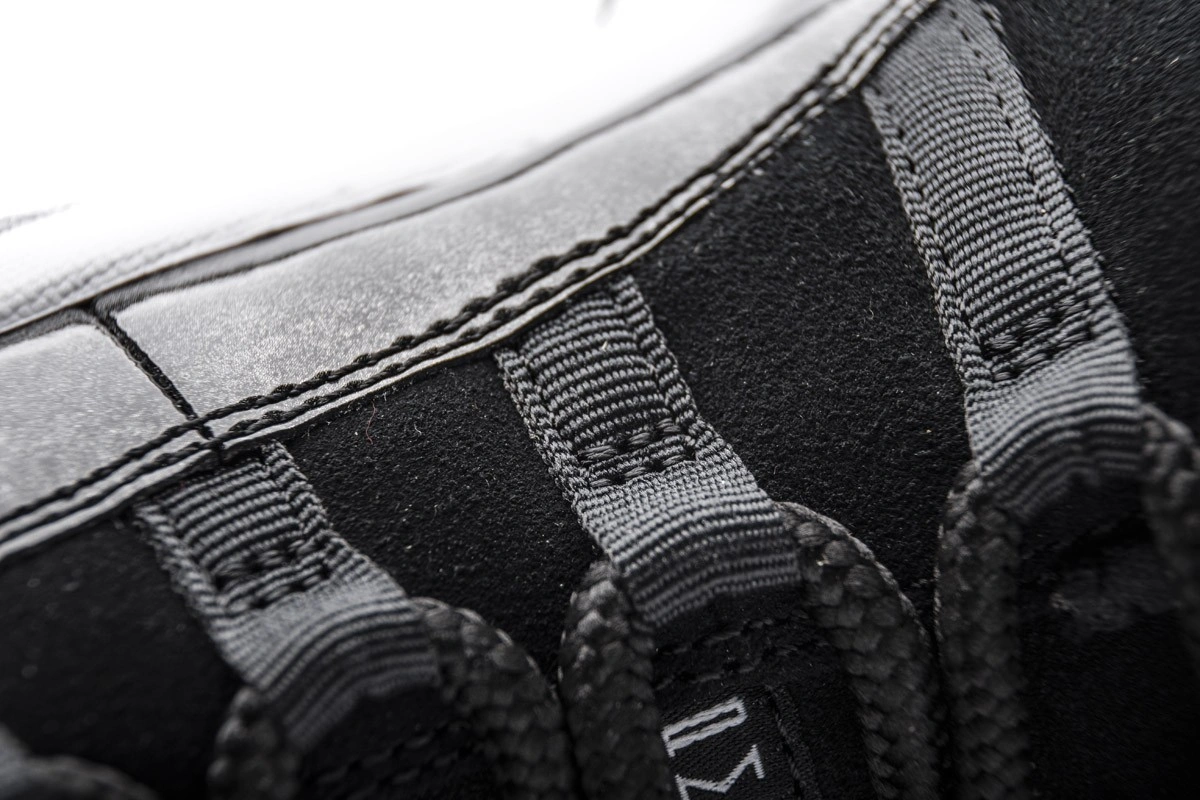 Jordan 11 Retro Low Barons  528895-010