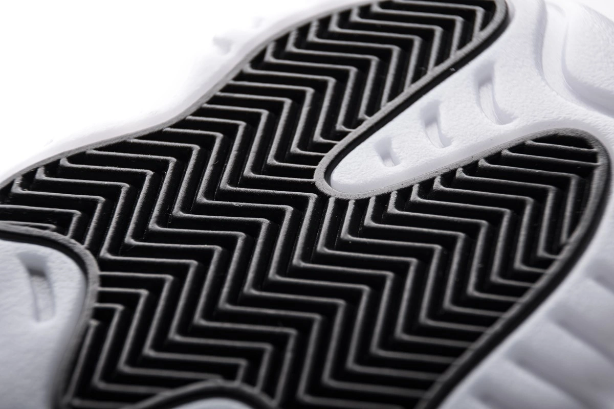 Jordan 11 Retro Low Barons  528895-010