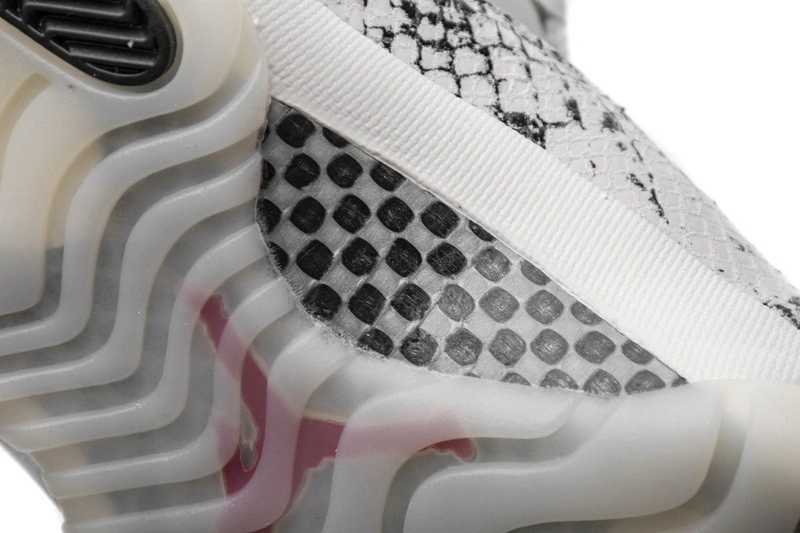 Jordan 11 Retro Low Snake Light Bone  CD6846-002