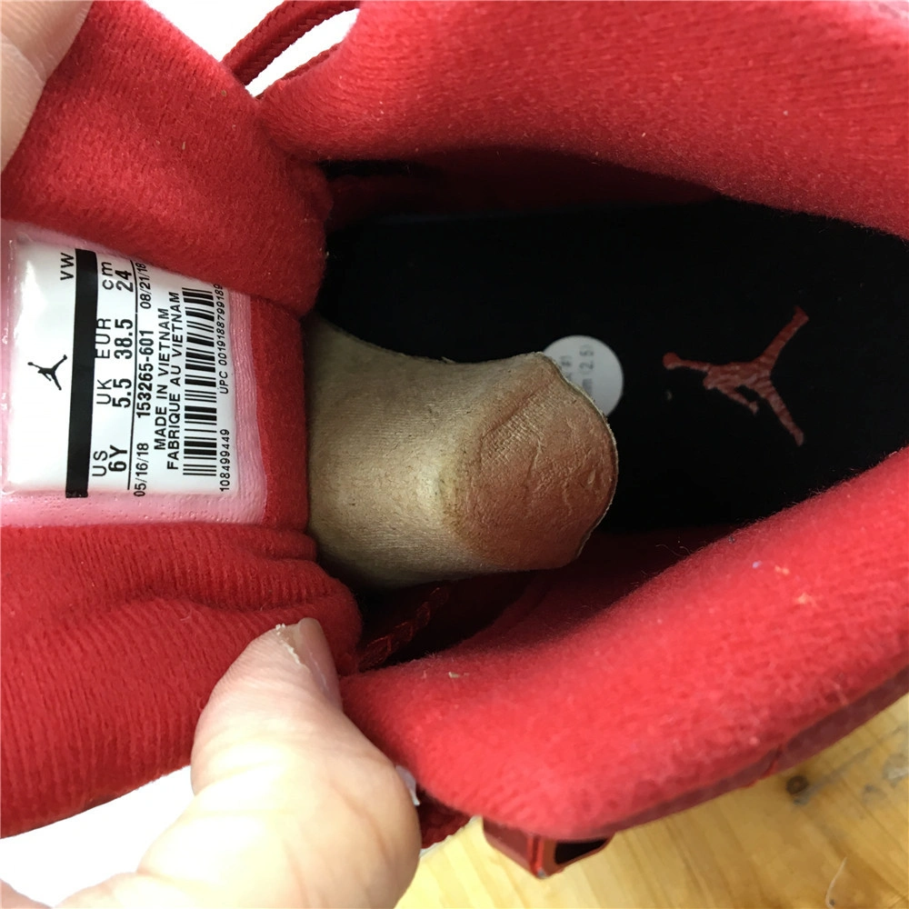 Jordan 12 Retro Gym Red 2018 (GS) - 153265-601