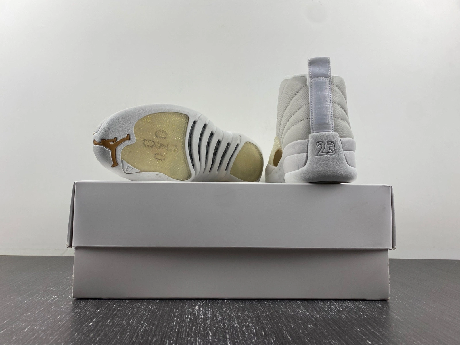 Jordan 12 Retro OVO White - 873864-102