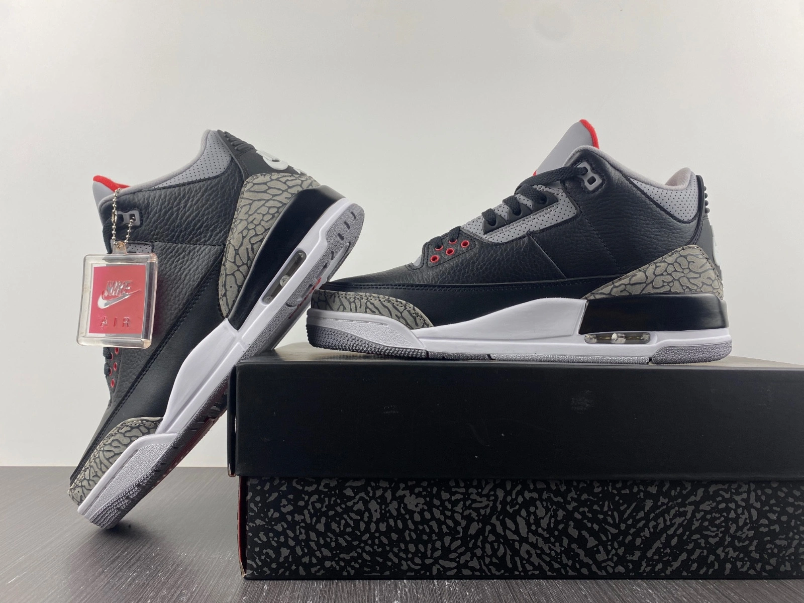 Jordan 3 Retro Black Cement (2018)  854262-001
