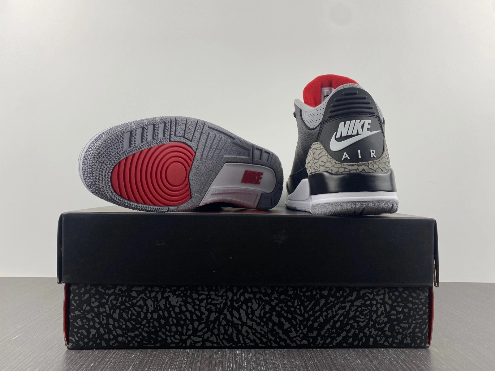 Jordan 3 Retro Black Cement (2018)  854262-001