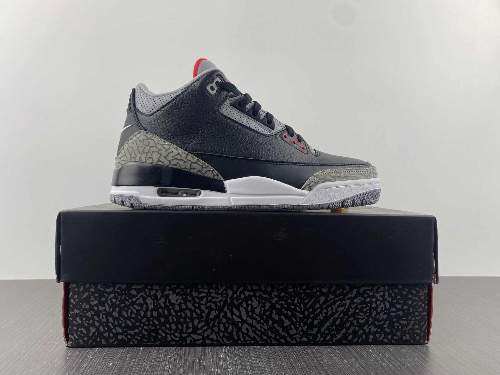 Jordan 3 Retro Black Cement (2018)  854262-001