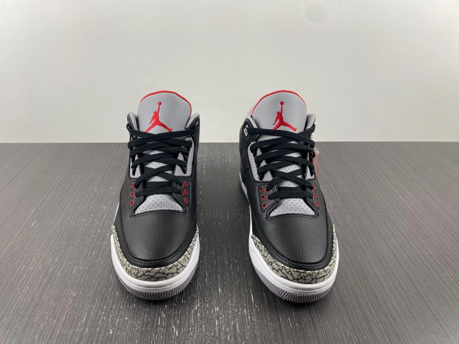 Jordan 3 Retro Black Cement (2018)  854262-001