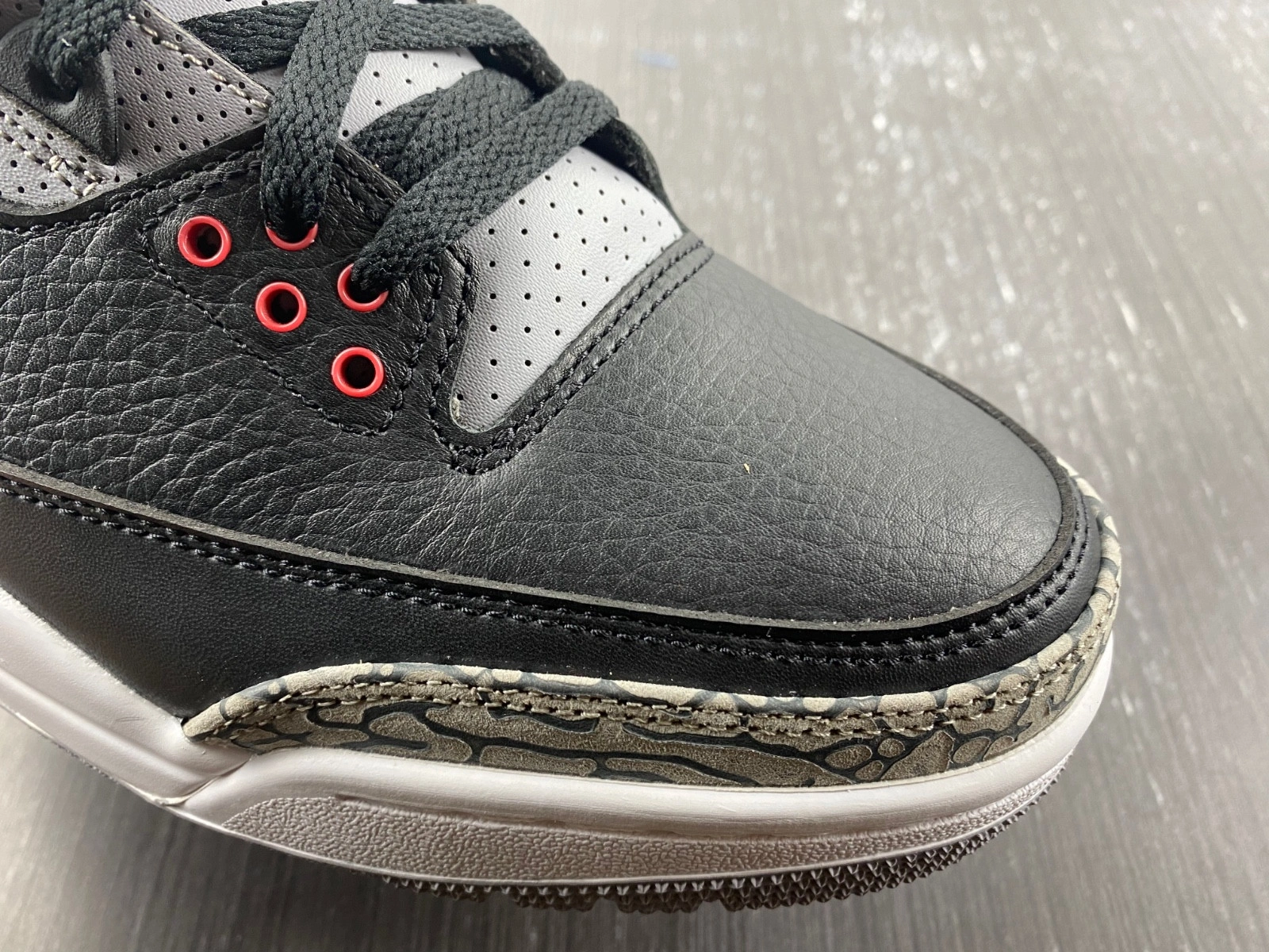 Jordan 3 Retro Black Cement (2018)  854262-001