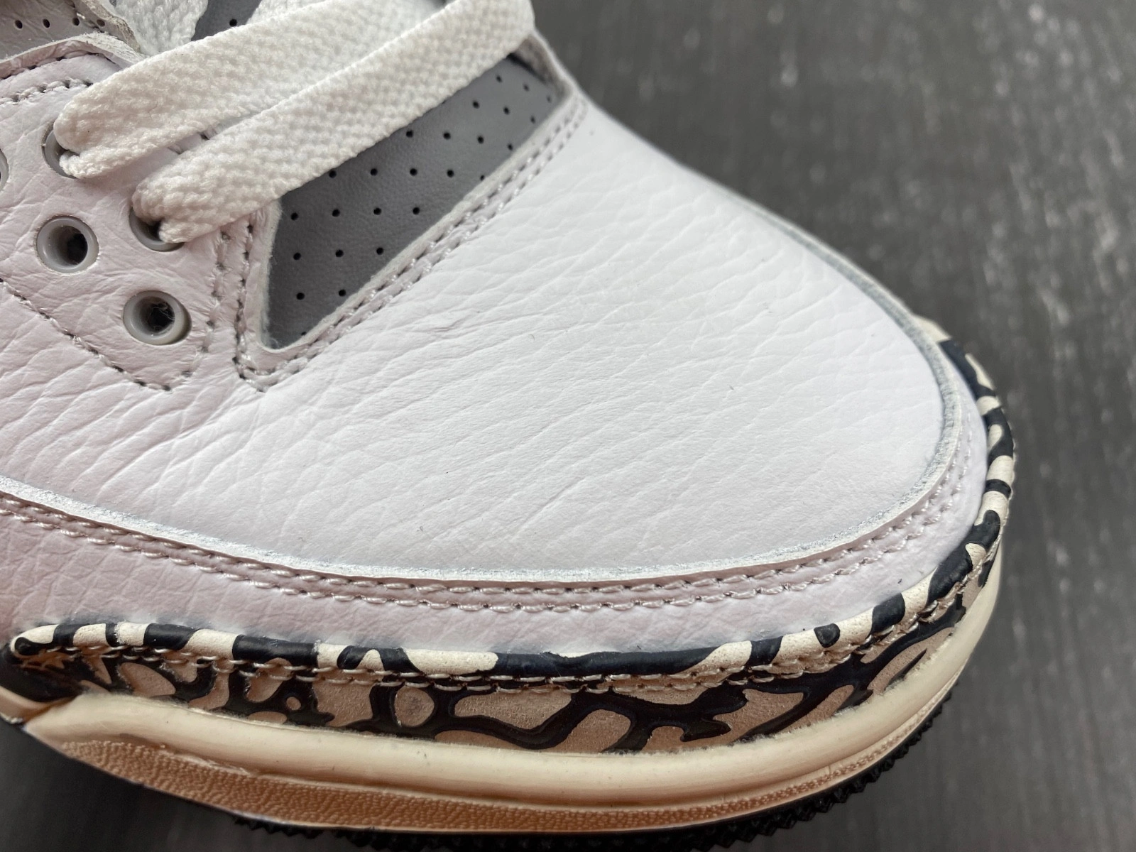 Jordan 3 Retro Hide N' Sneak (GS) - DX6665-100