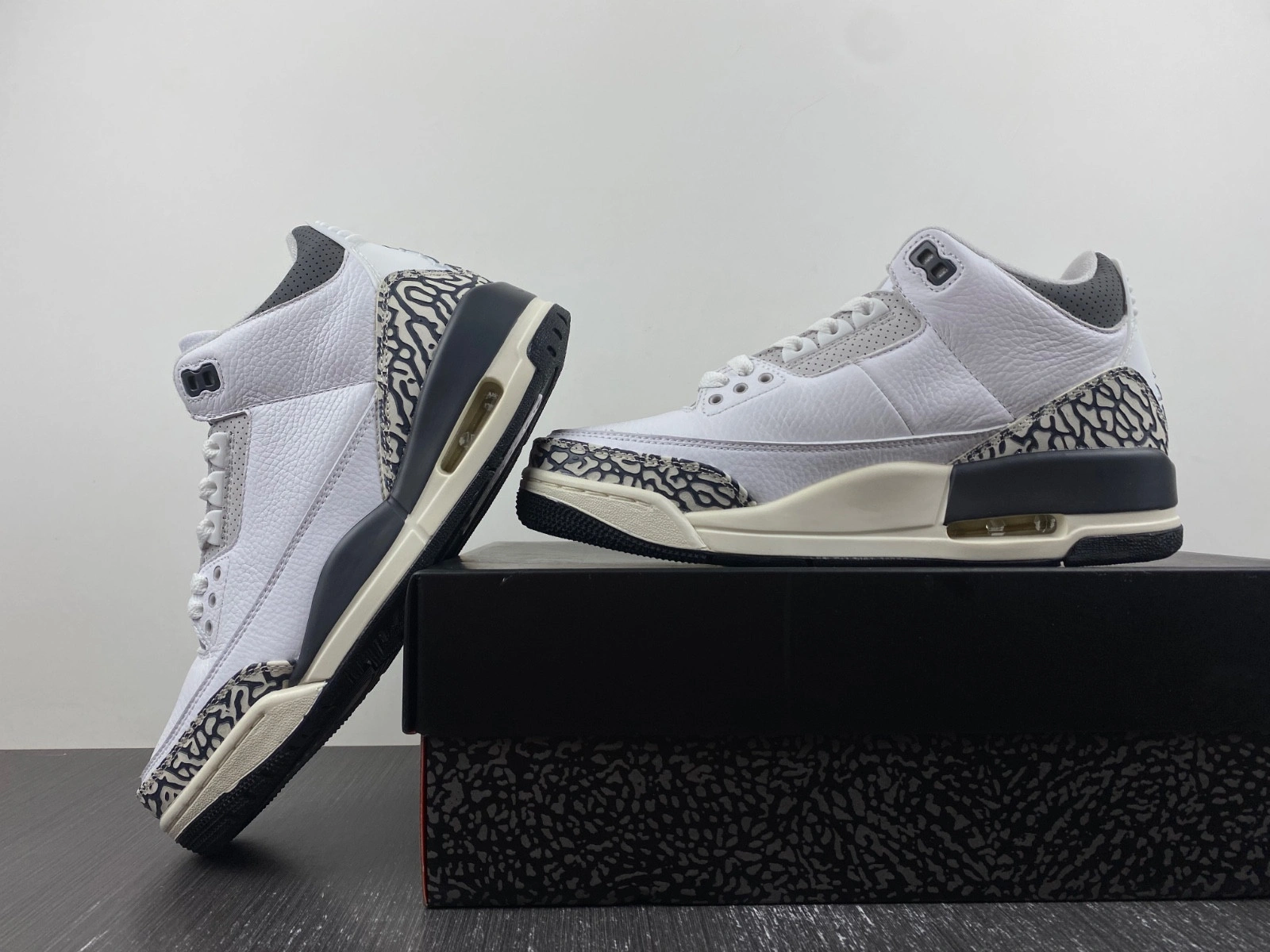 Jordan 3 Retro Hide N' Sneak (GS) - DX6665-100