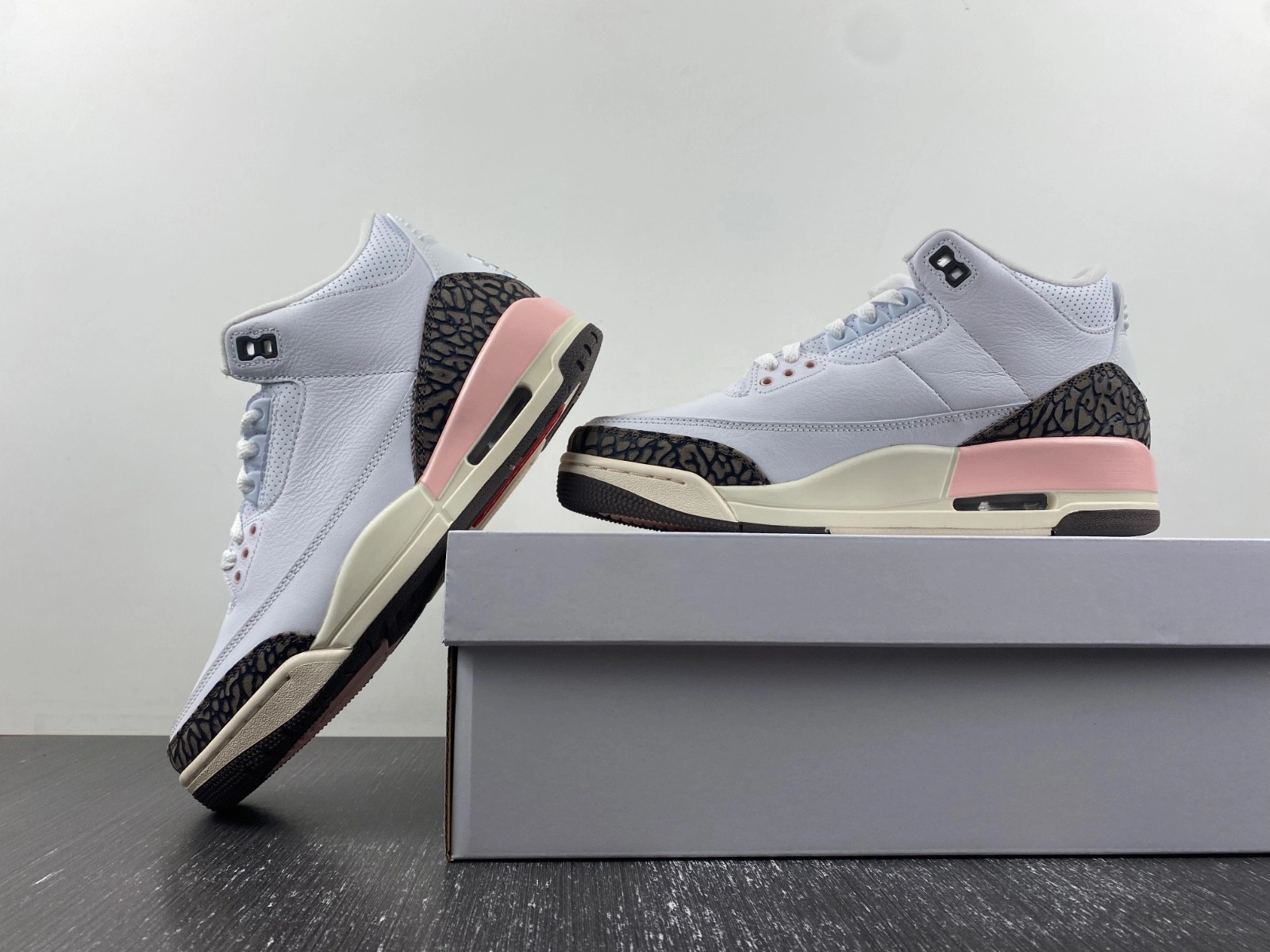 Jordan 3 Retro Neapolitan Dark Mocha (W)  CK9246-102