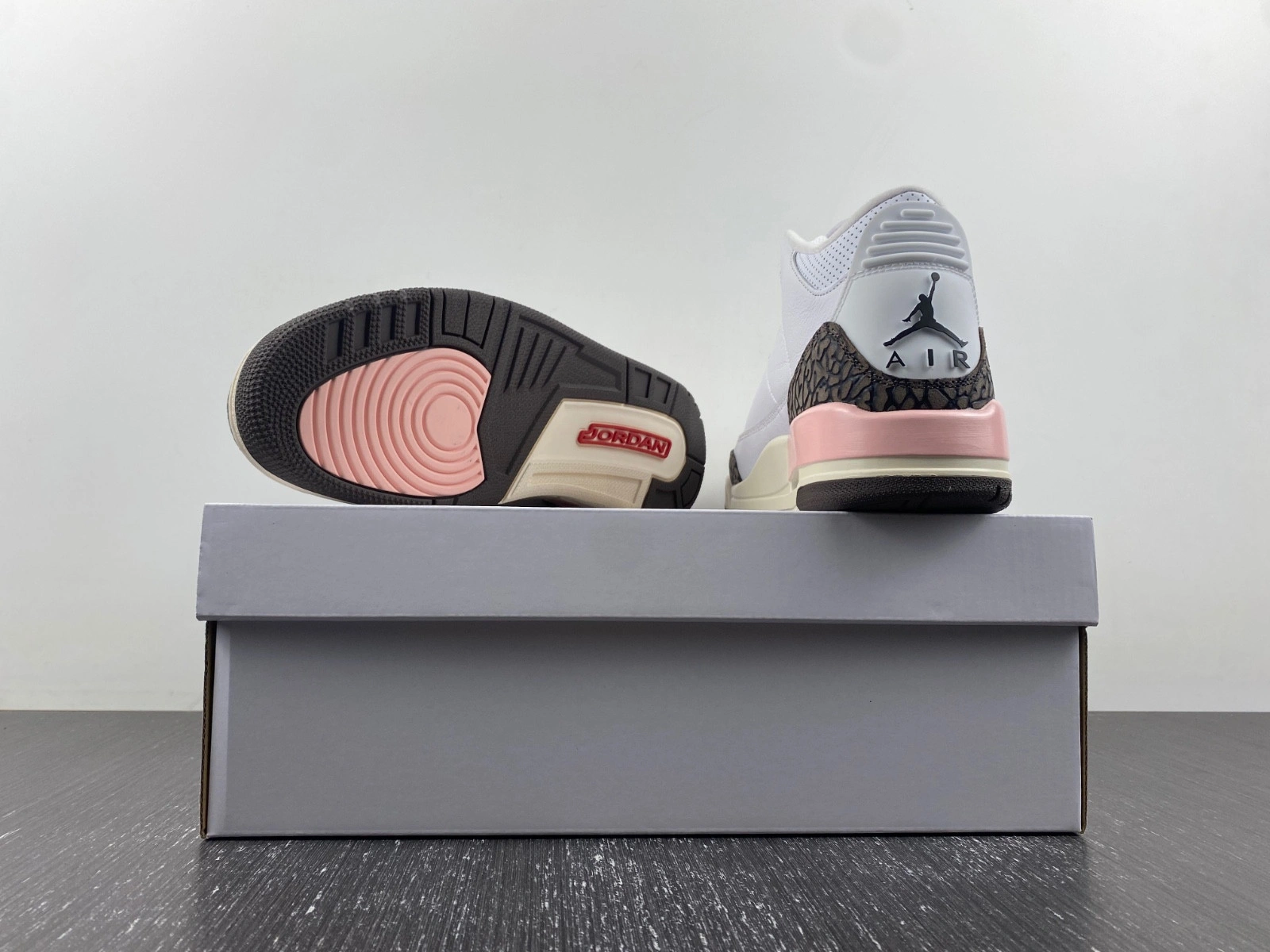 Jordan 3 Retro Neapolitan Dark Mocha (W)  CK9246-102