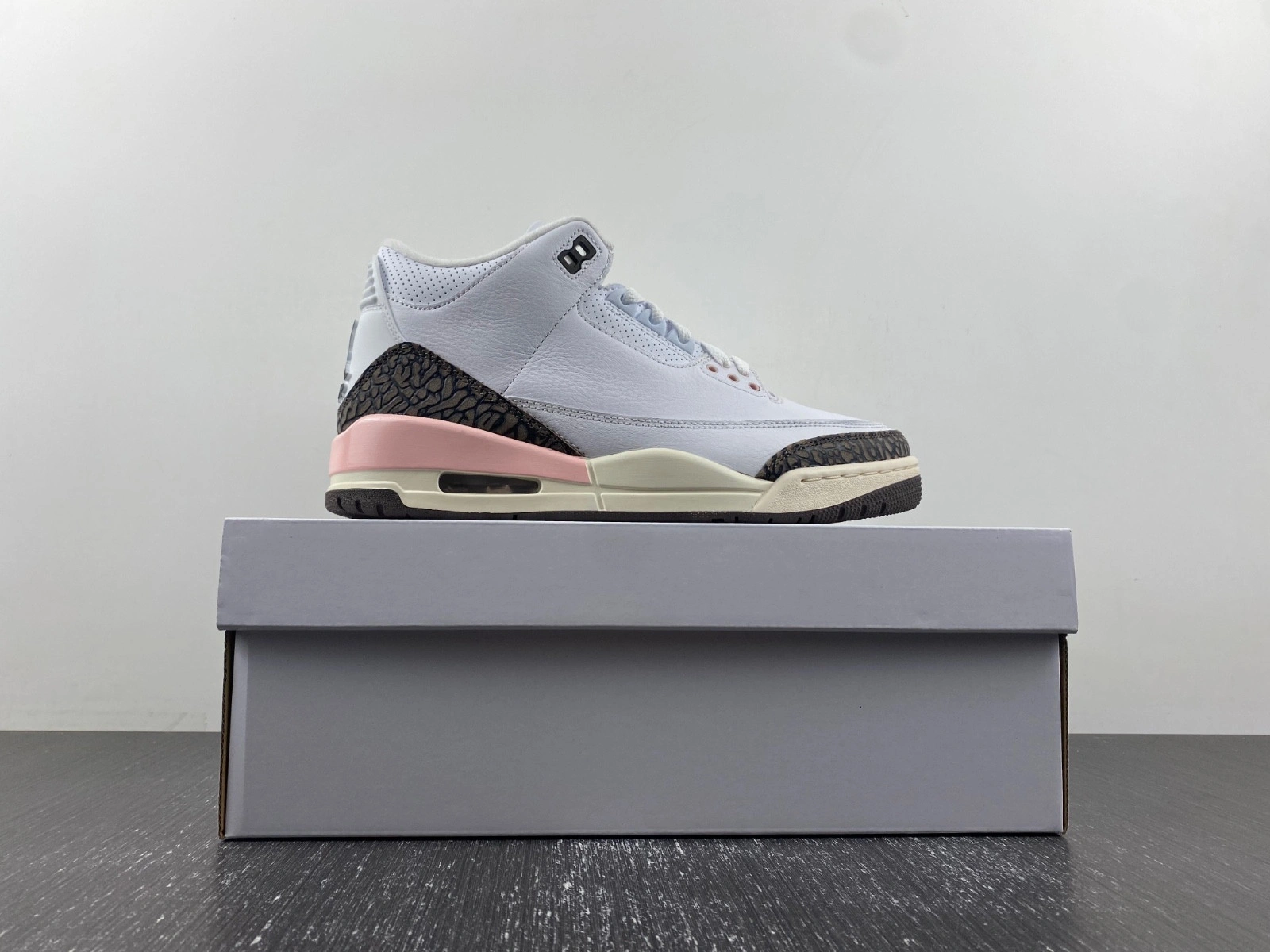 Jordan 3 Retro Neapolitan Dark Mocha (W)  CK9246-102