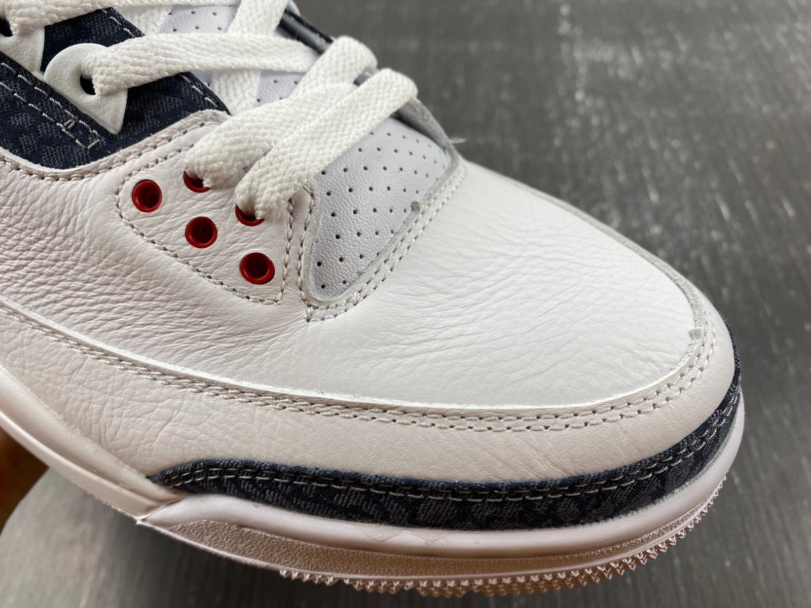 Jordan 3 Retro SE Fire Red Denim (2020) - CZ6431-100