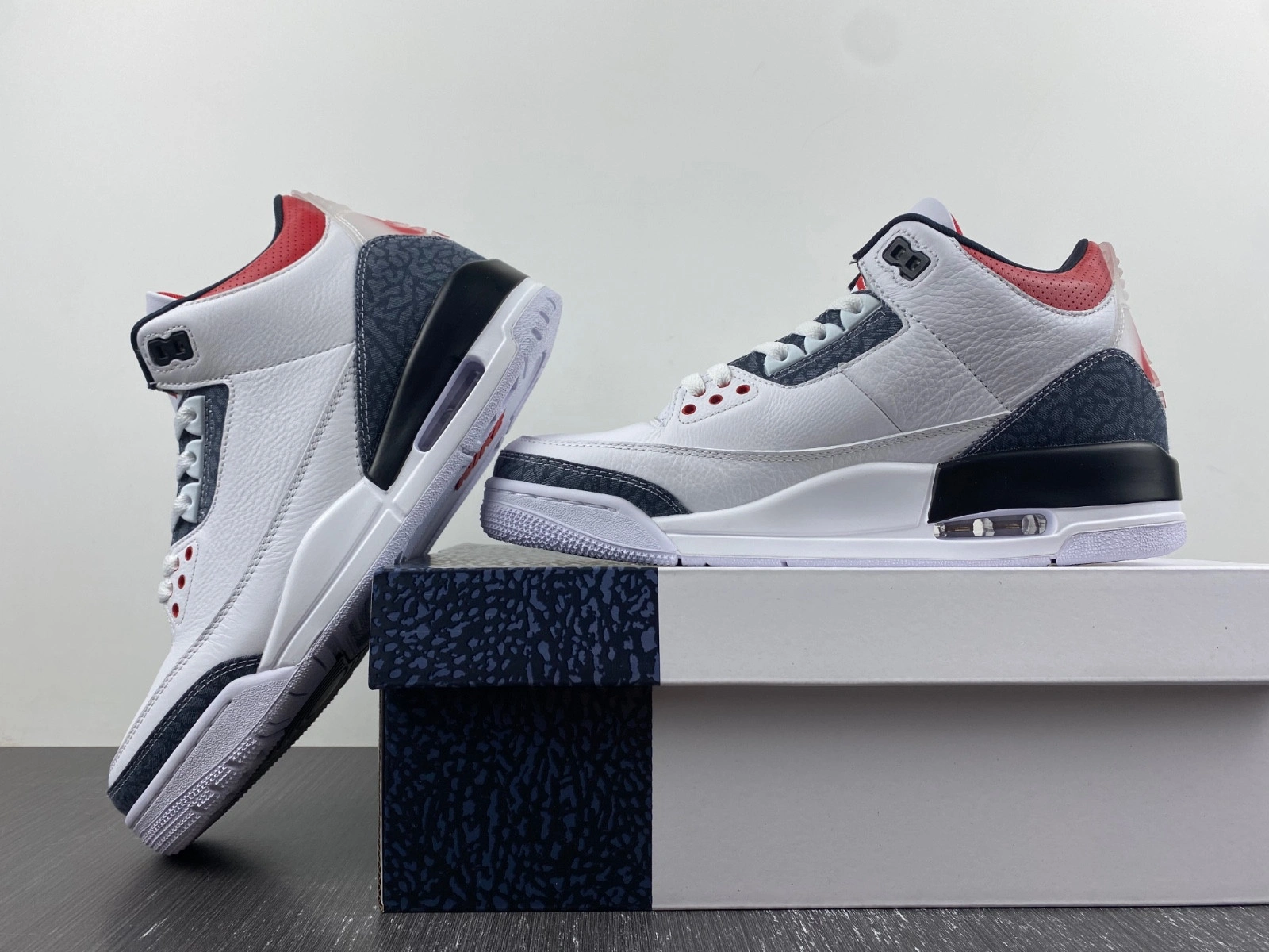 Jordan 3 Retro SE Fire Red Denim (2020) - CZ6431-100