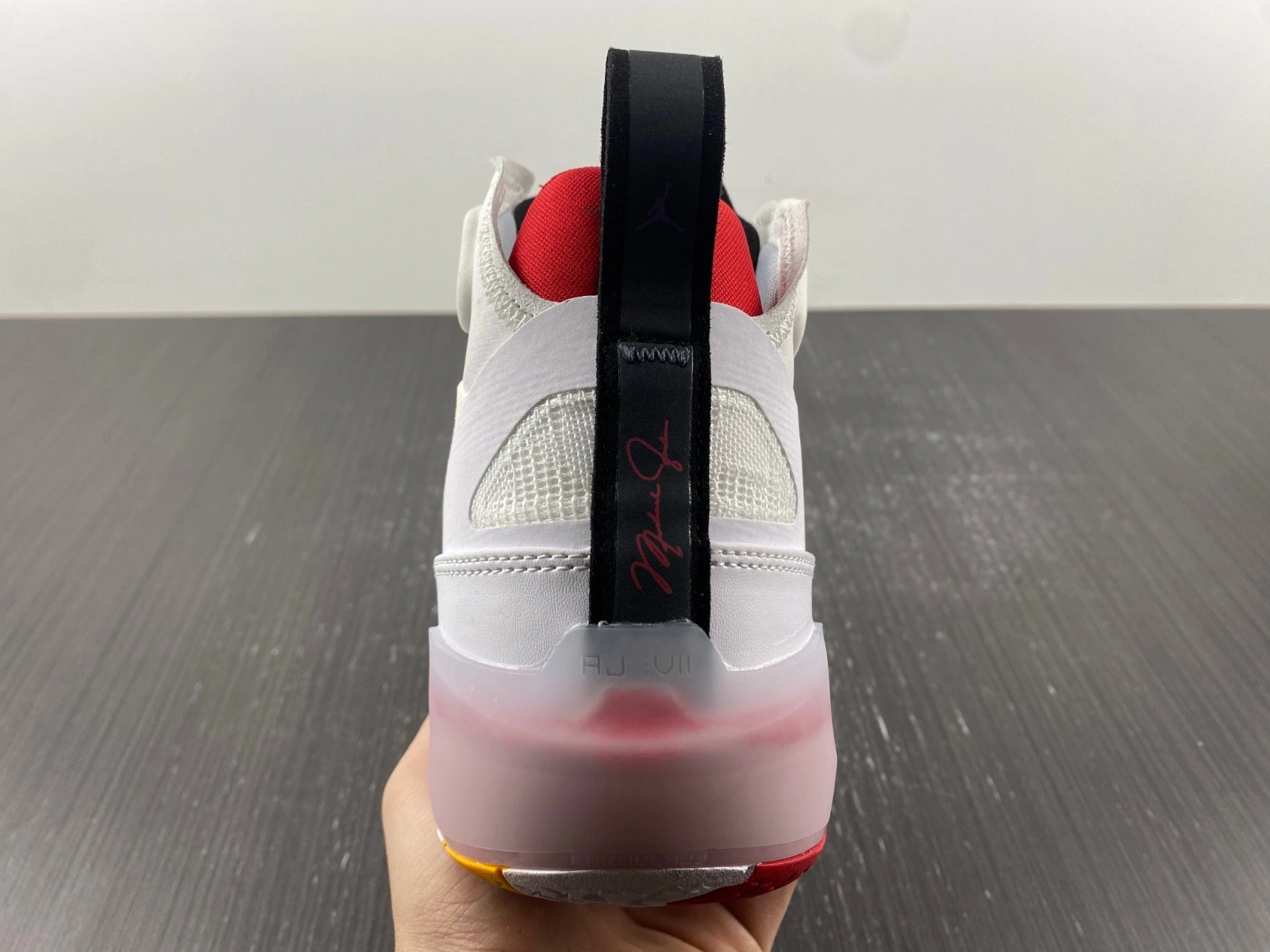 Jordan 37 Hare DD6958-160