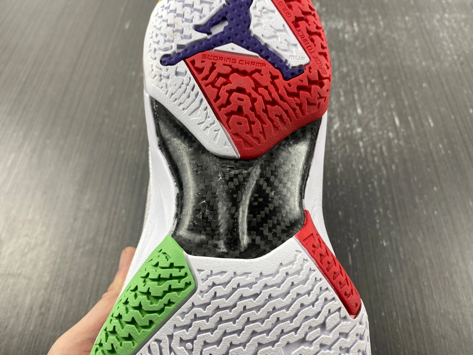 Jordan 37 Hare DD6958-160