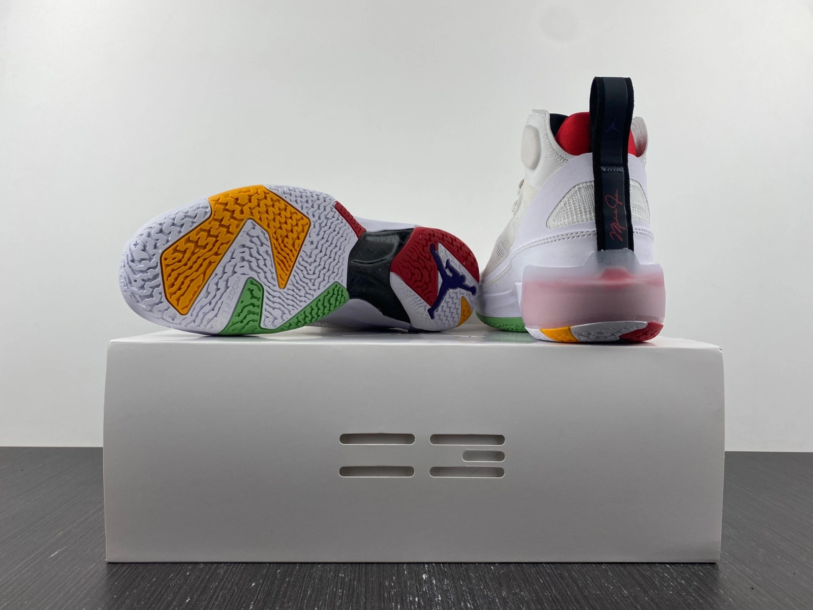 Jordan 37 Hare DD6958-160