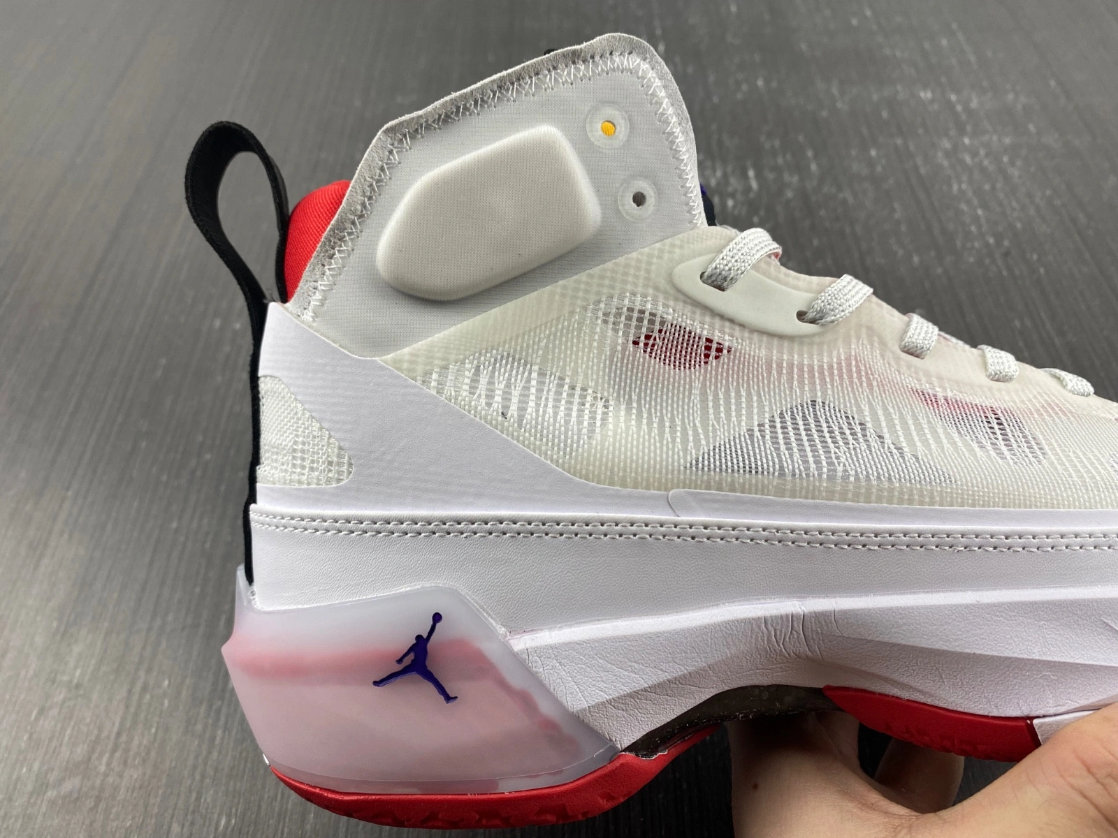 Jordan 37 Hare DD6958-160