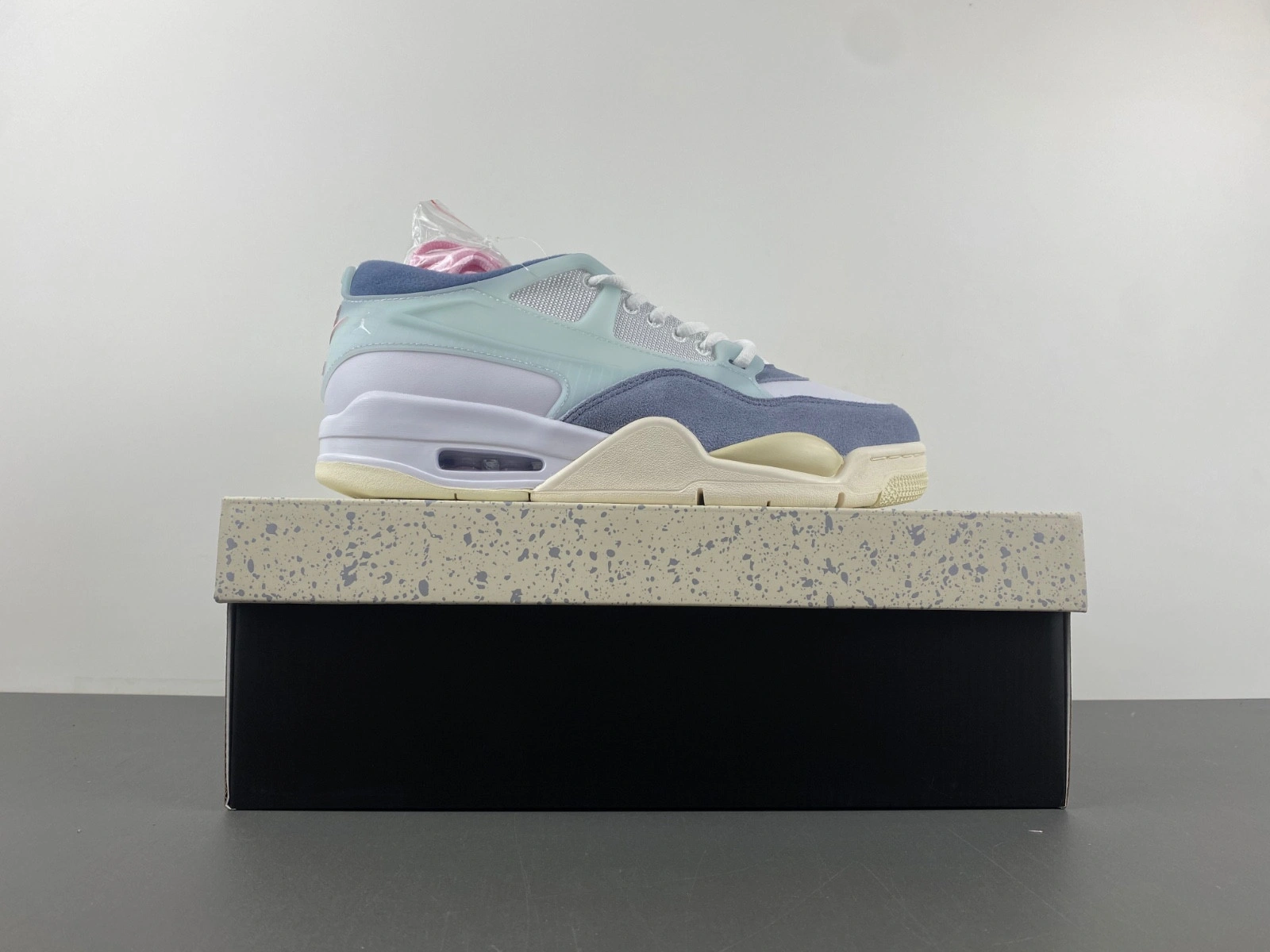 Jordan 4 RM Diffused Blue Ashen Slate  FQ7939-101