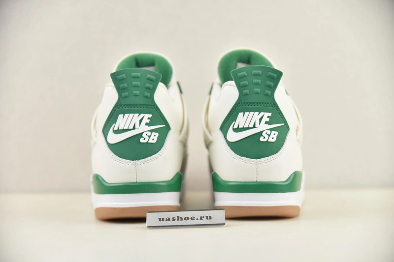 Jordan 4 Retro SB Pine Green - DR5415-103