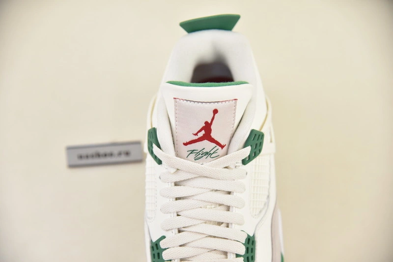 Jordan 4 Retro SB Pine Green - DR5415-103