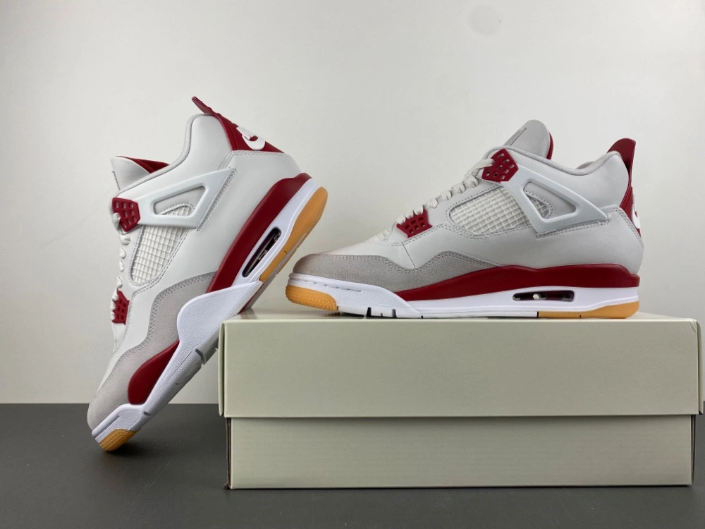Jordan 4 Retro SB Varsity Red Men's - DR5415-106