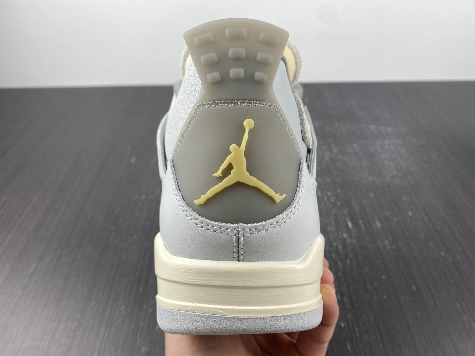 Jordan 4 Retro SE Craft Photon Dust - DV3742-021