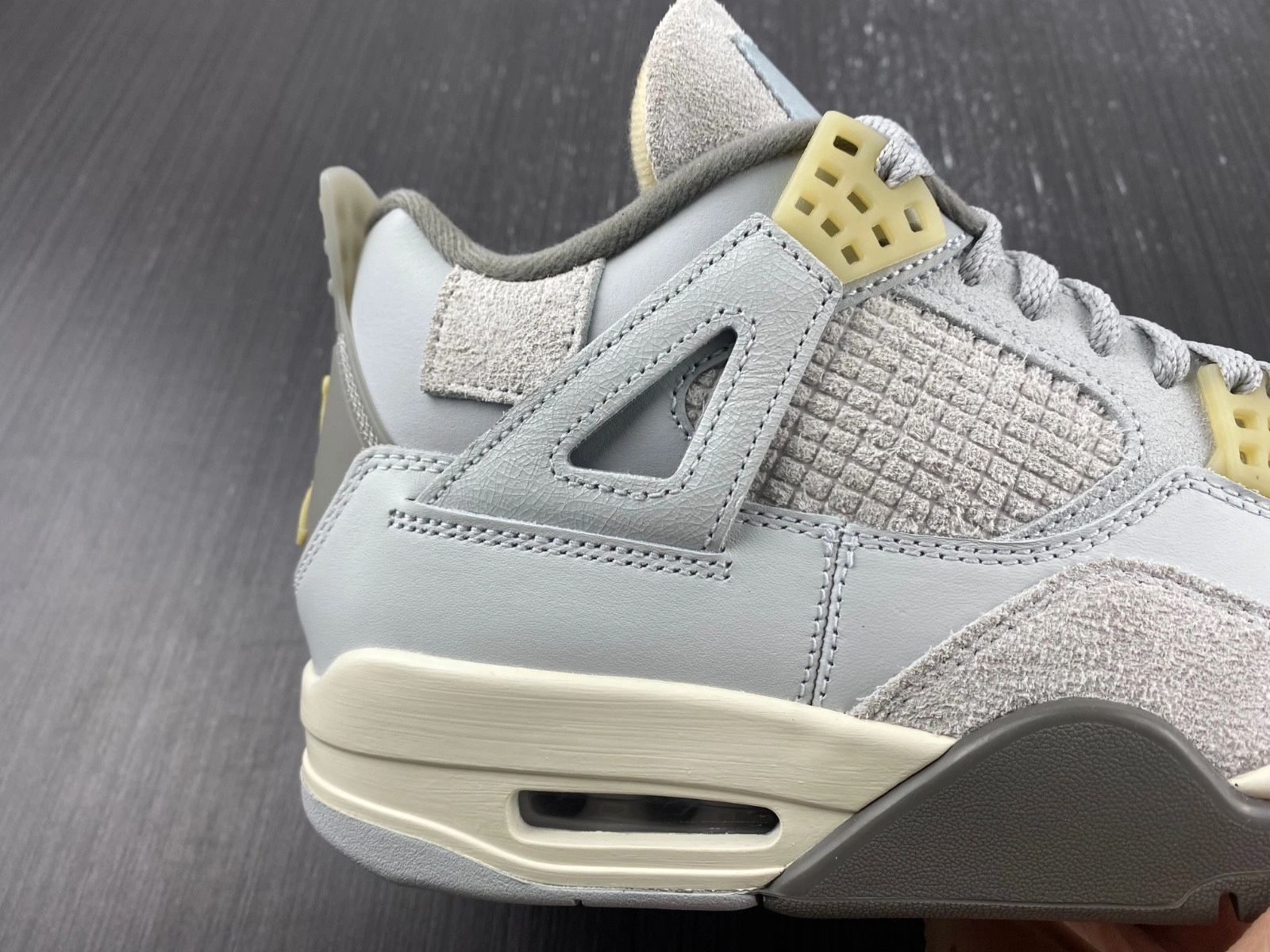 Jordan 4 Retro SE Craft Photon Dust - DV3742-021