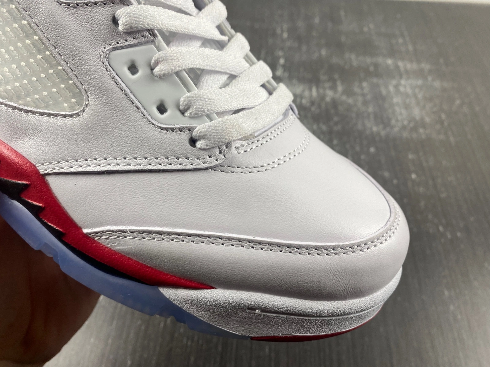 Jordan 5 Retro Fire Red Black Tongue (2013) Men's  136027-120