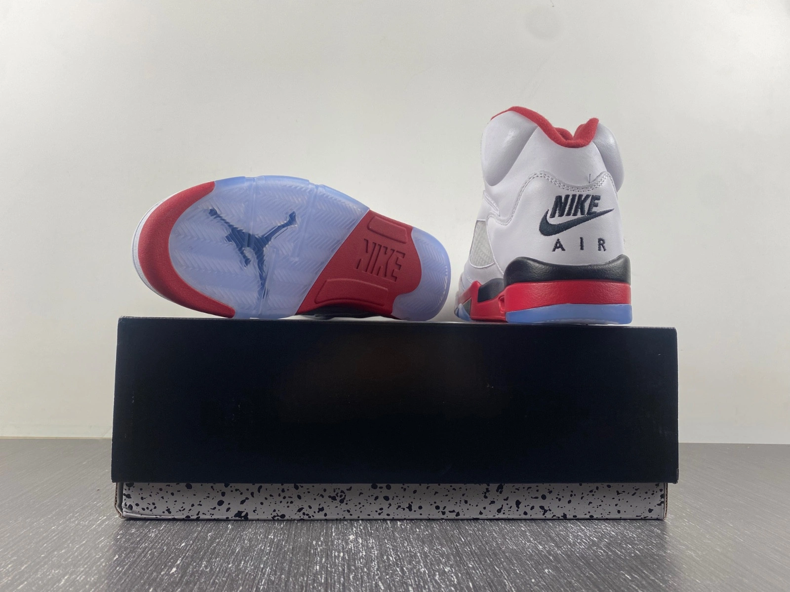 Jordan 5 Retro Fire Red Black Tongue (2013) Men's  136027-120