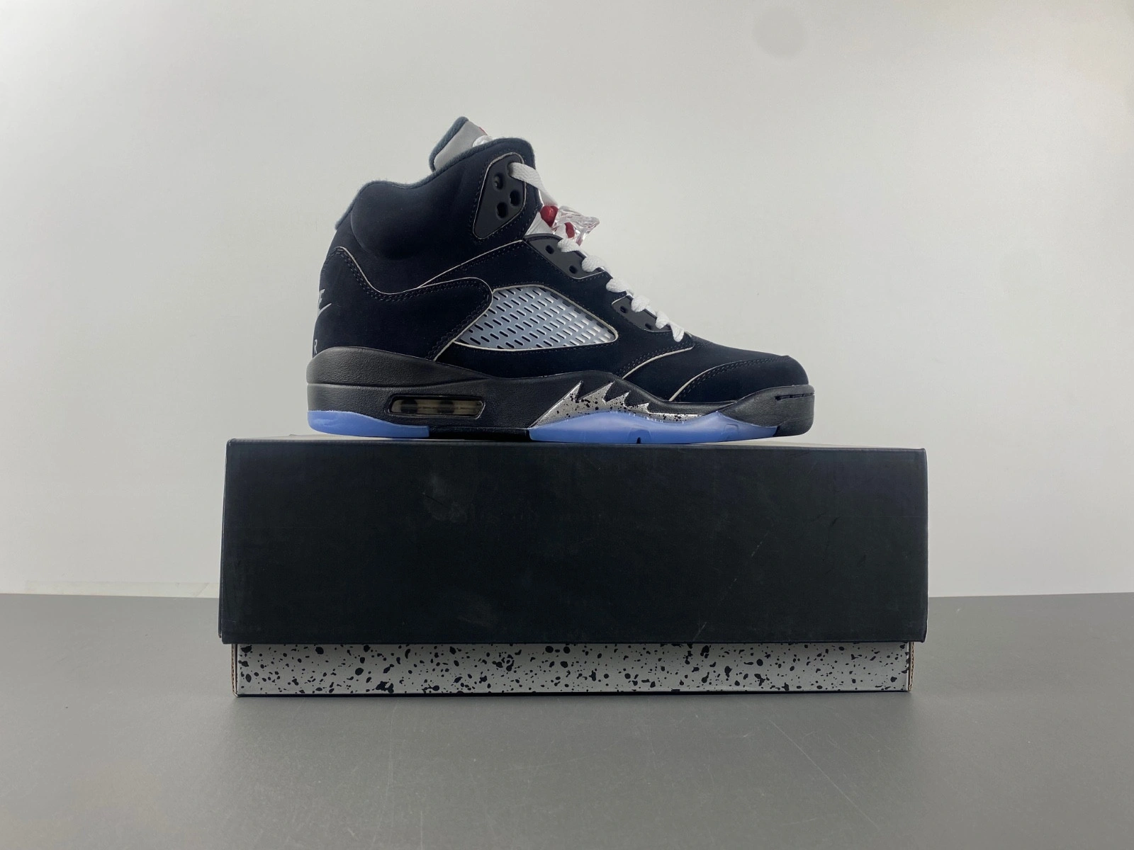 Jordan 5 Retro OG Black Metallic Reimagined  HF3975-001