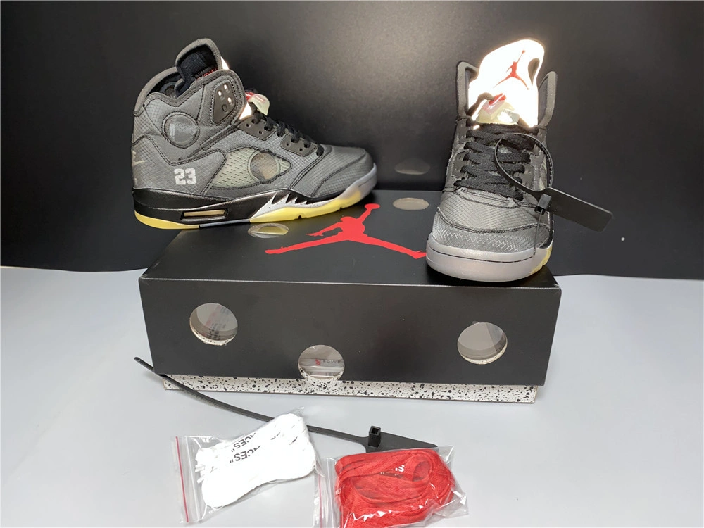 Jordan 5 Retro OWT Black  CT8480-001