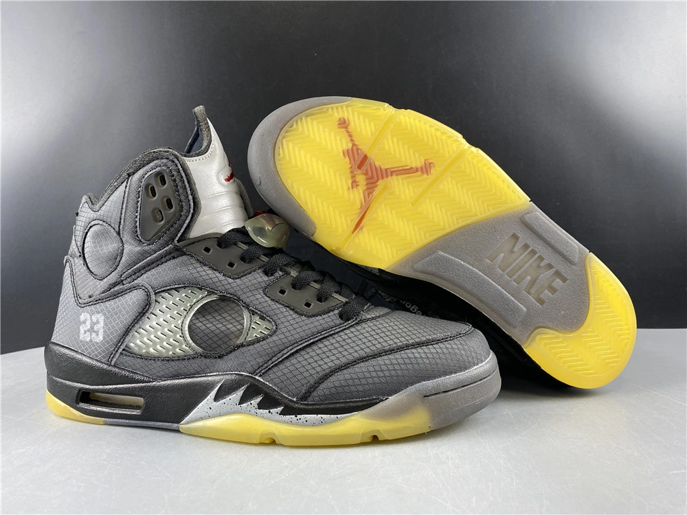 Jordan 5 Retro OWT Black  CT8480-001