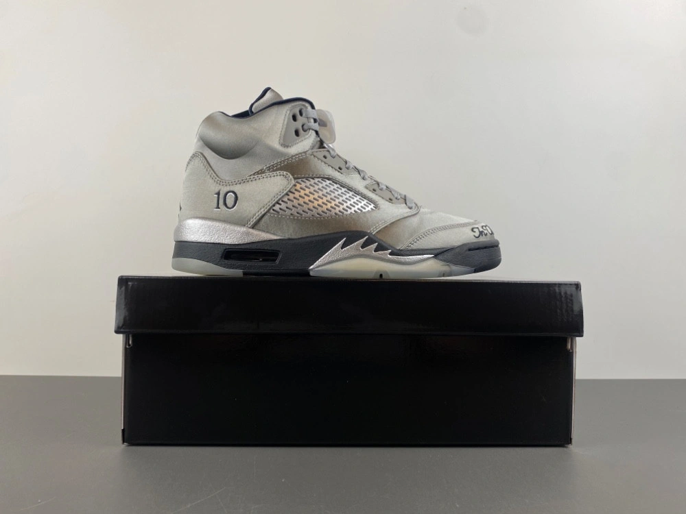 Jordan 5 Retro Wings (2025) (Women's)  IO2038-001