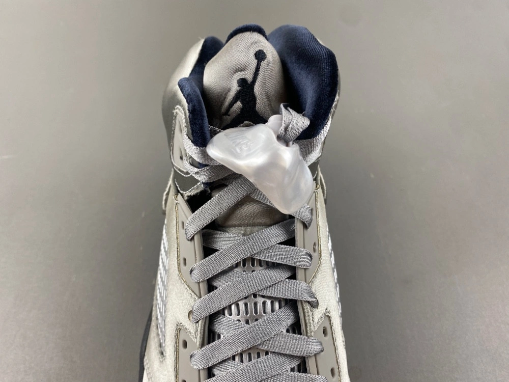 Jordan 5 Retro Wings (2025) (Women's)  IO2038-001