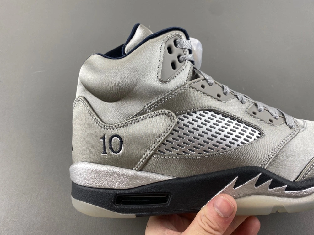 Jordan 5 Retro Wings (2025) (Women's)  IO2038-001