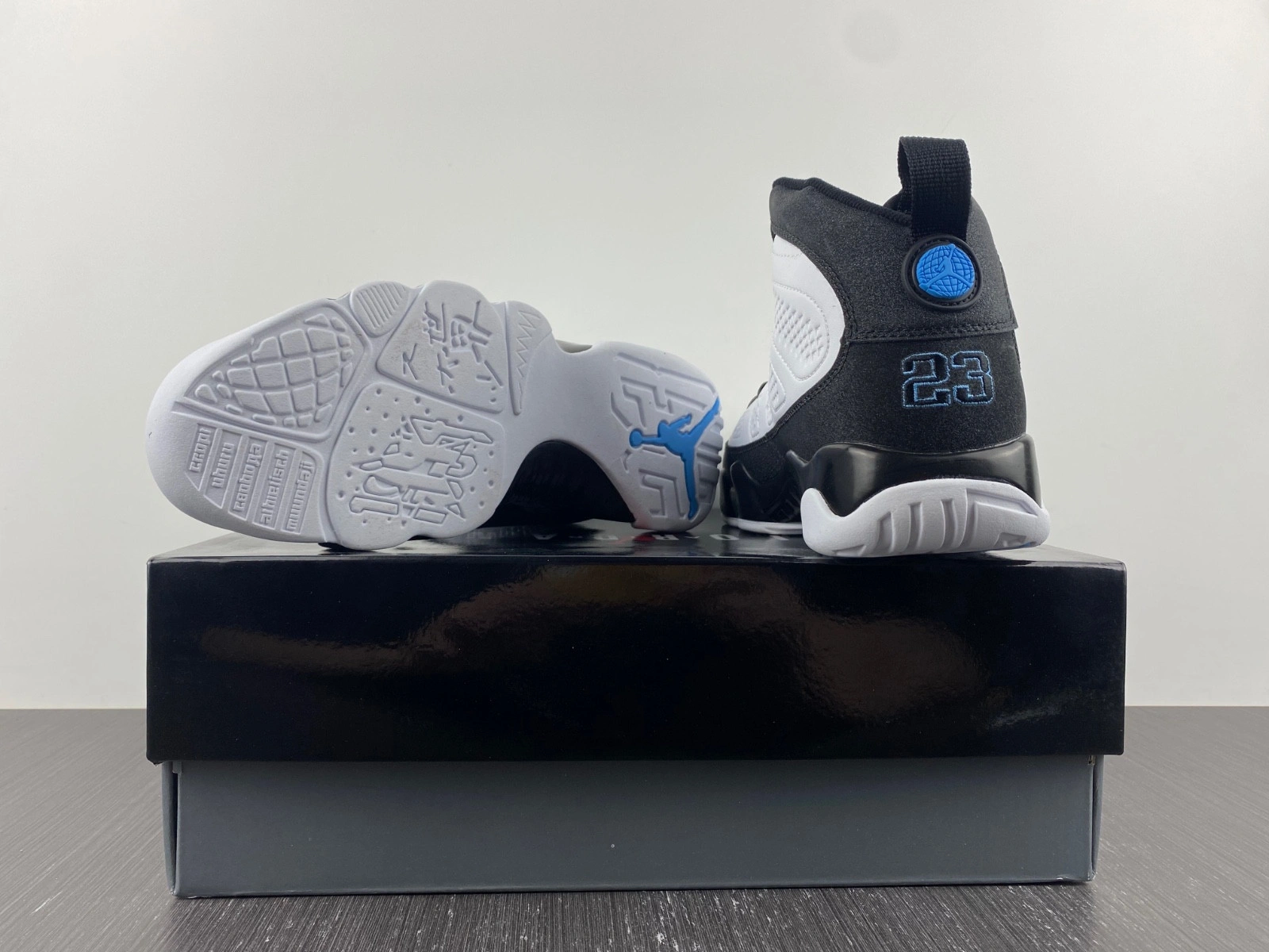Jordan 9 Retro University Blue - CT8019-140