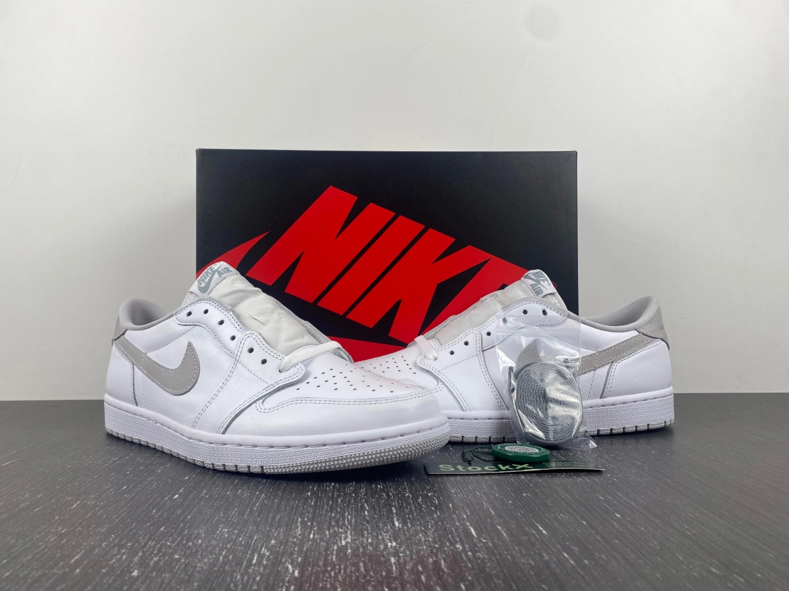Jordan Mens Air Jordan 1 Low OG CZ0790 100
