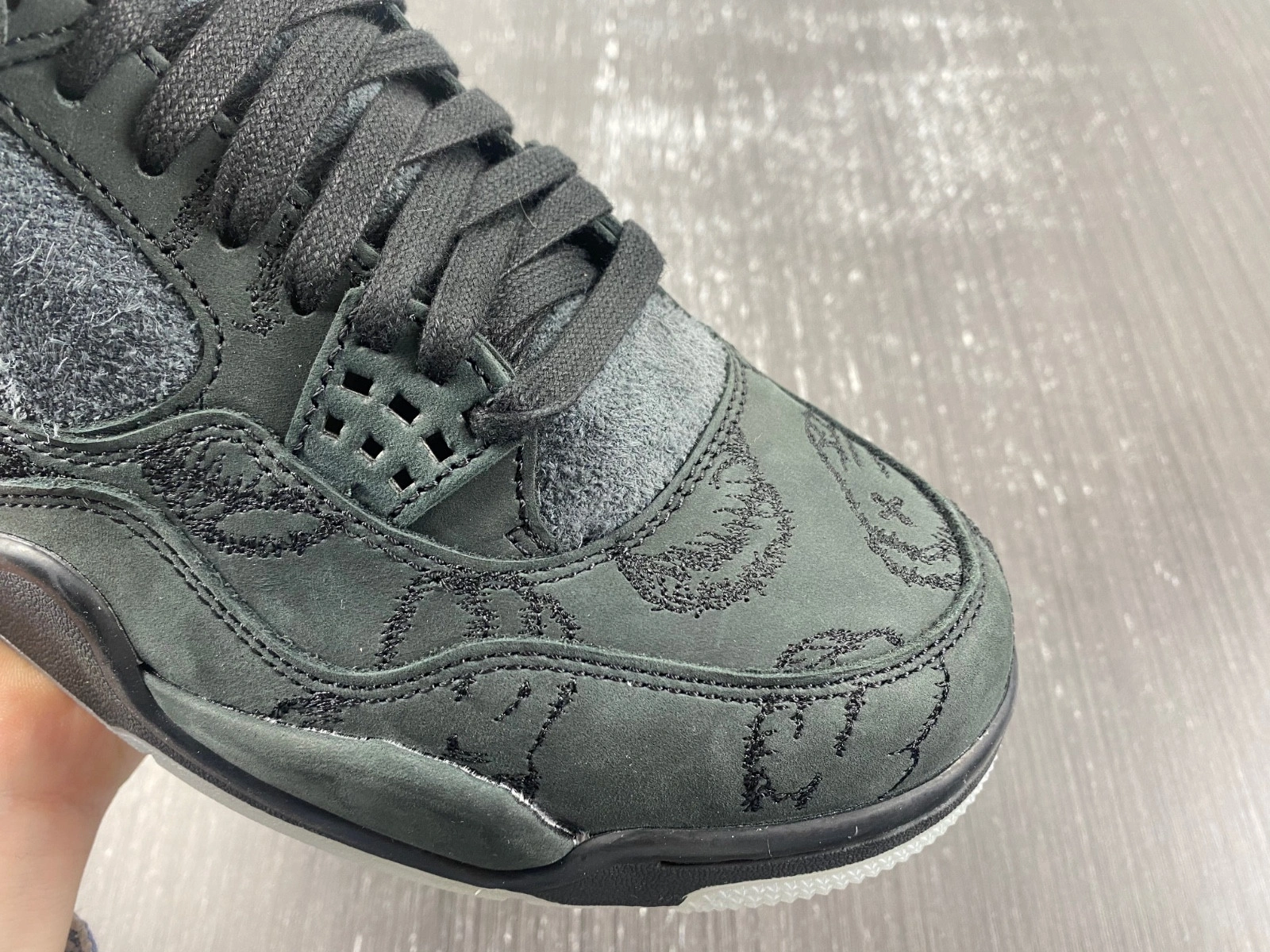 KAWS x Air Jordan 4 Retro 'Black' - 930155 001