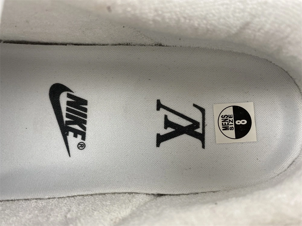 LOU1S VU1TTON X AIR FORCE 1 TRANIER SNEAKER