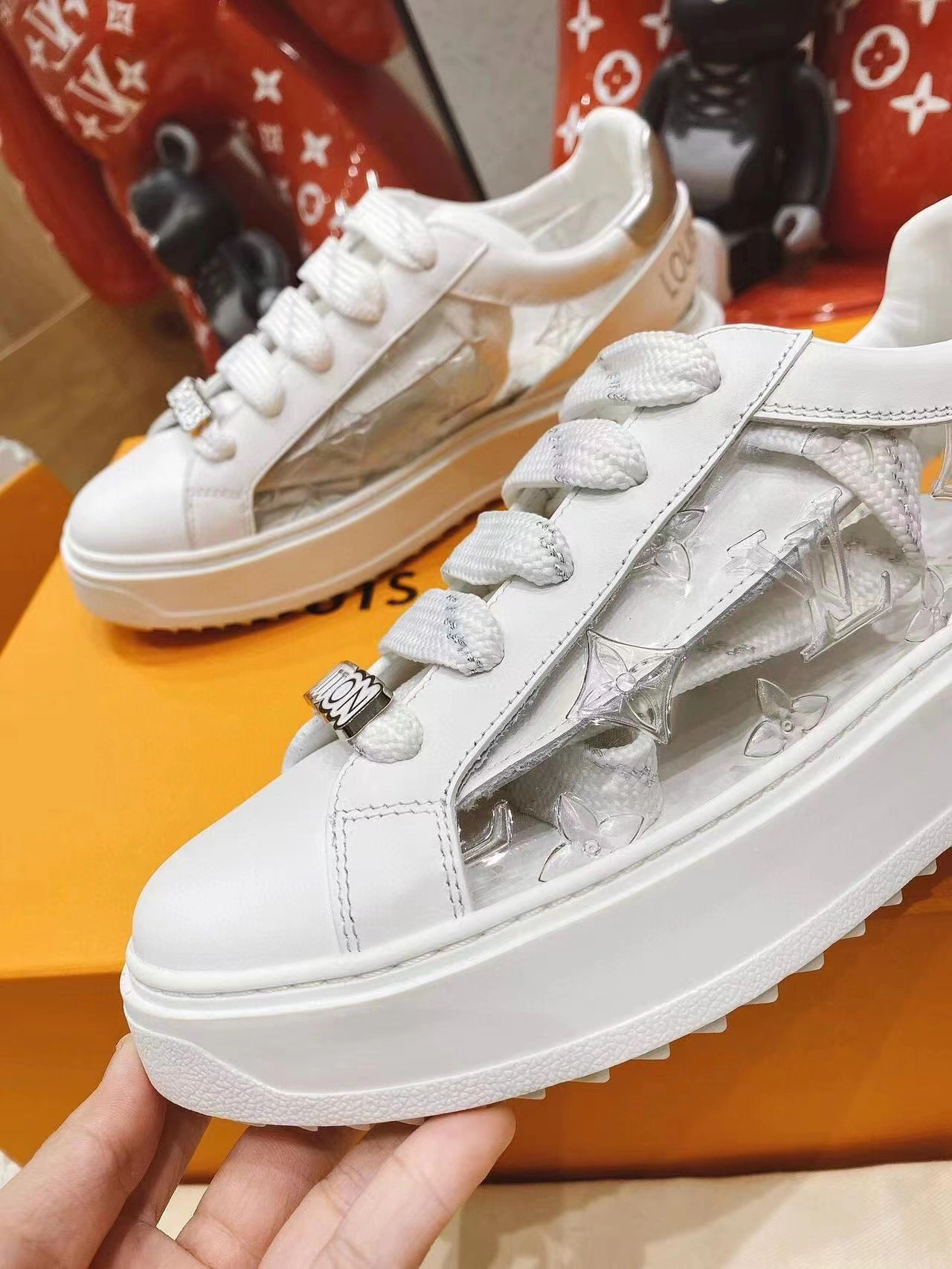 LU  SNEAKER