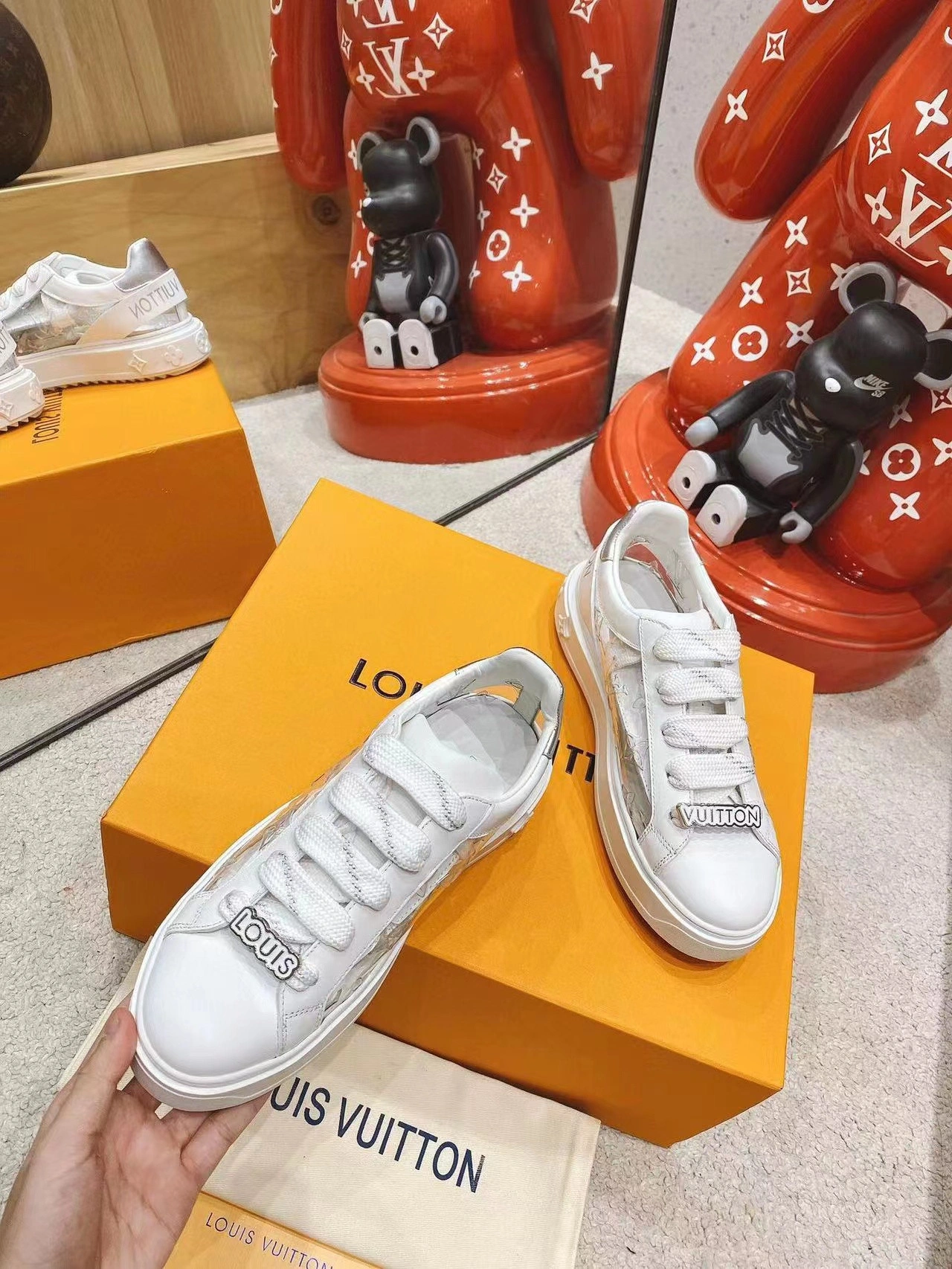 LU  SNEAKER