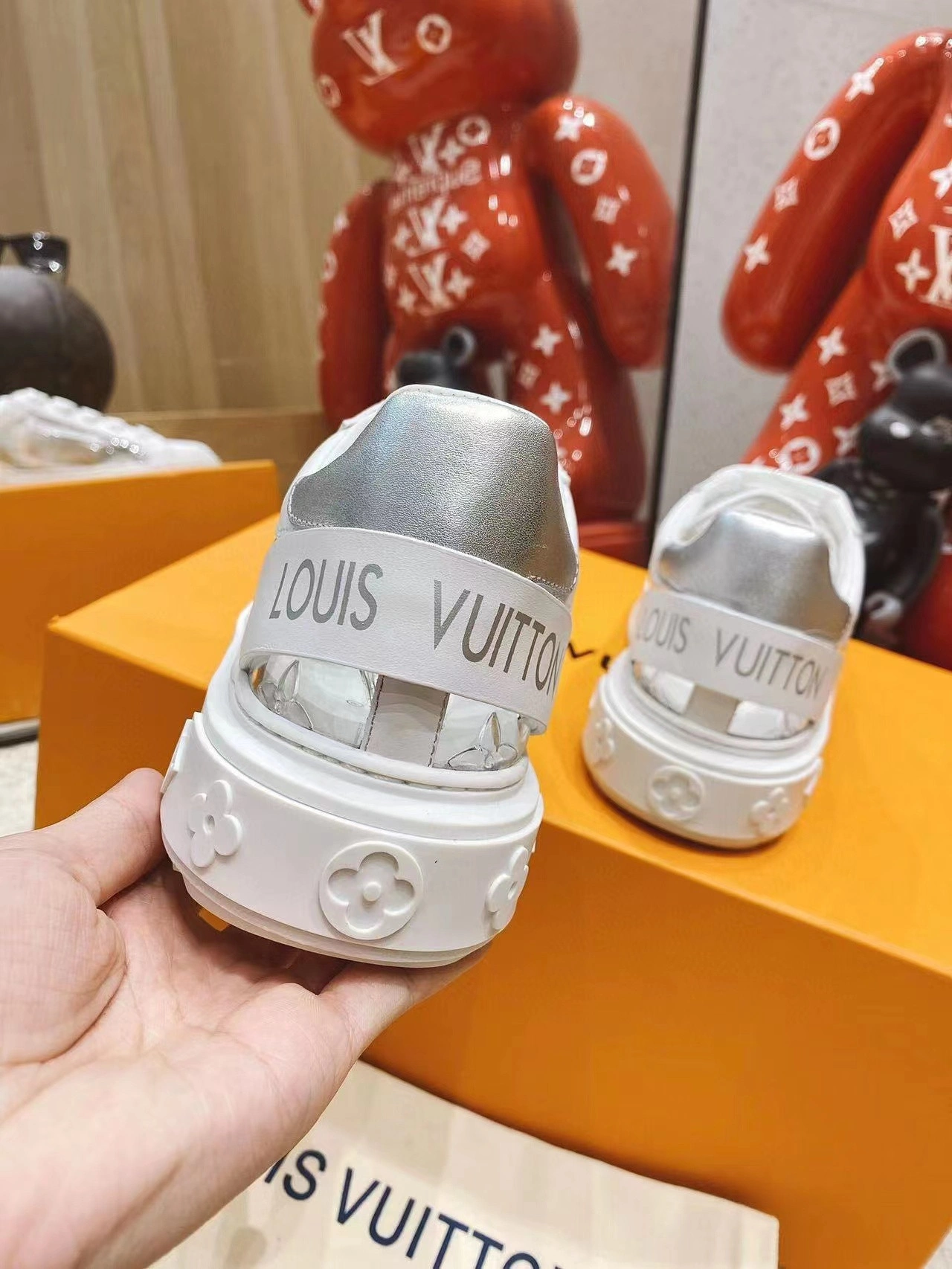 LU  SNEAKER