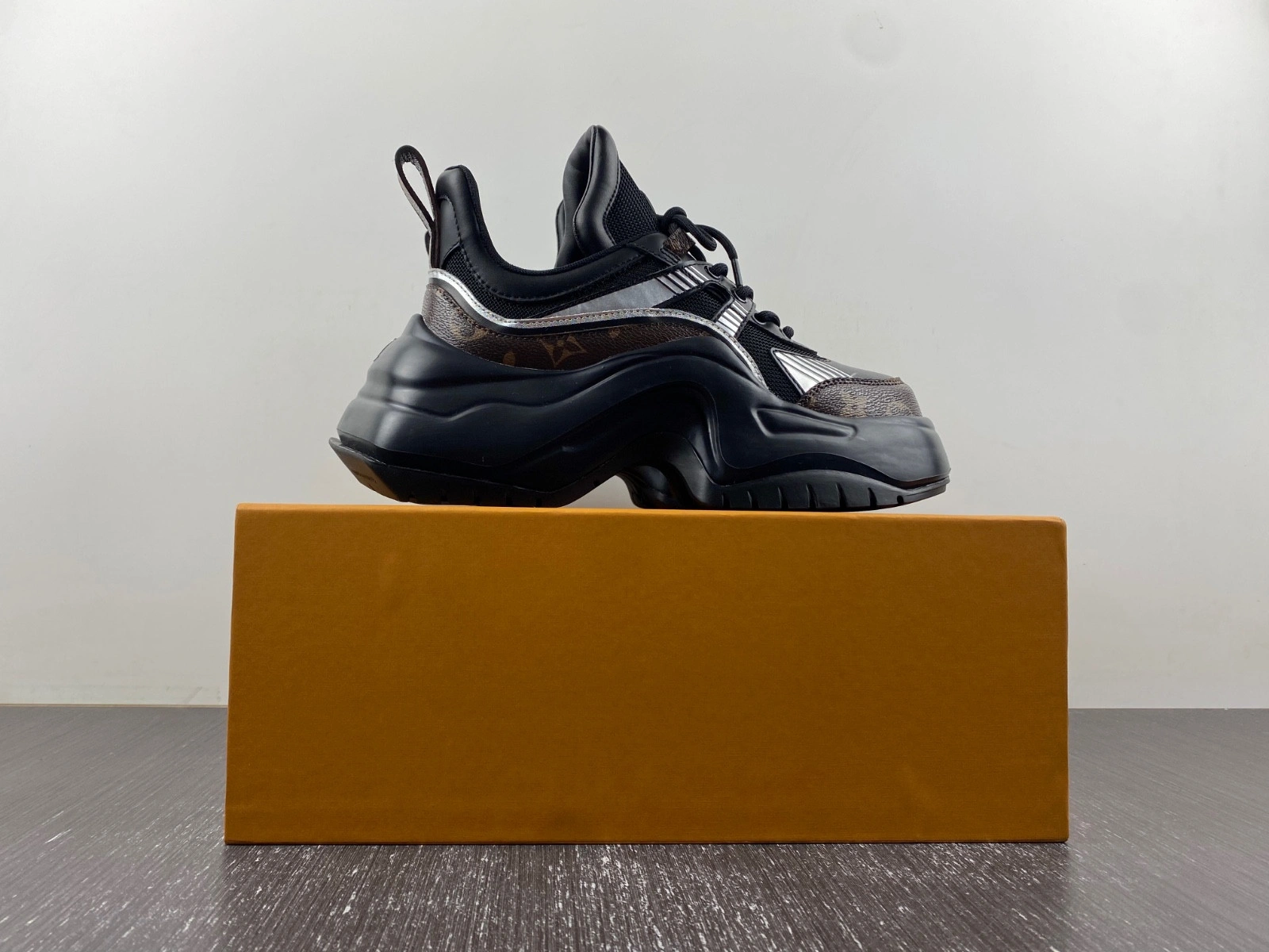 LWE ARCHLIGHT SNEAKERS