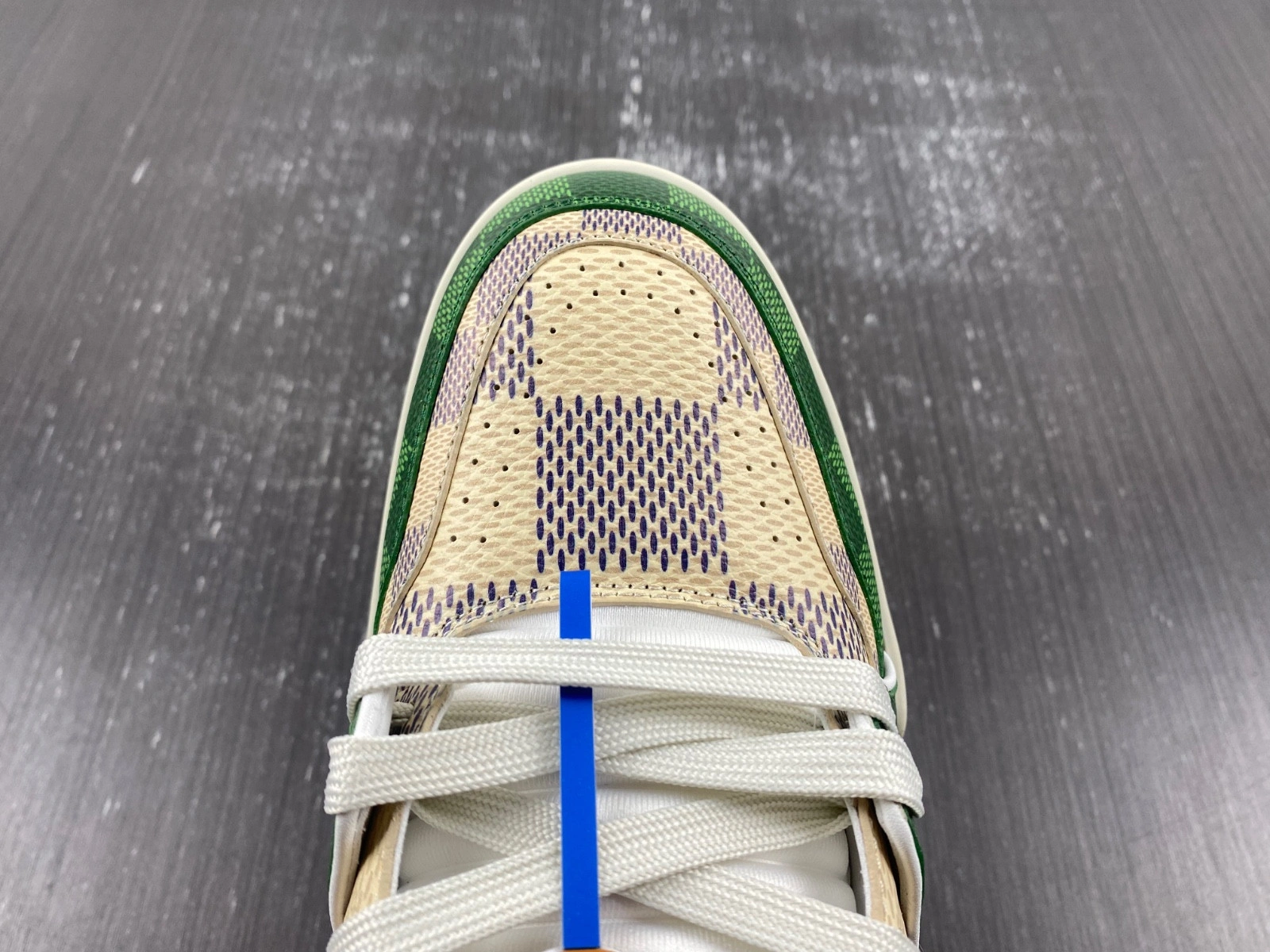 LWE SNEAKER