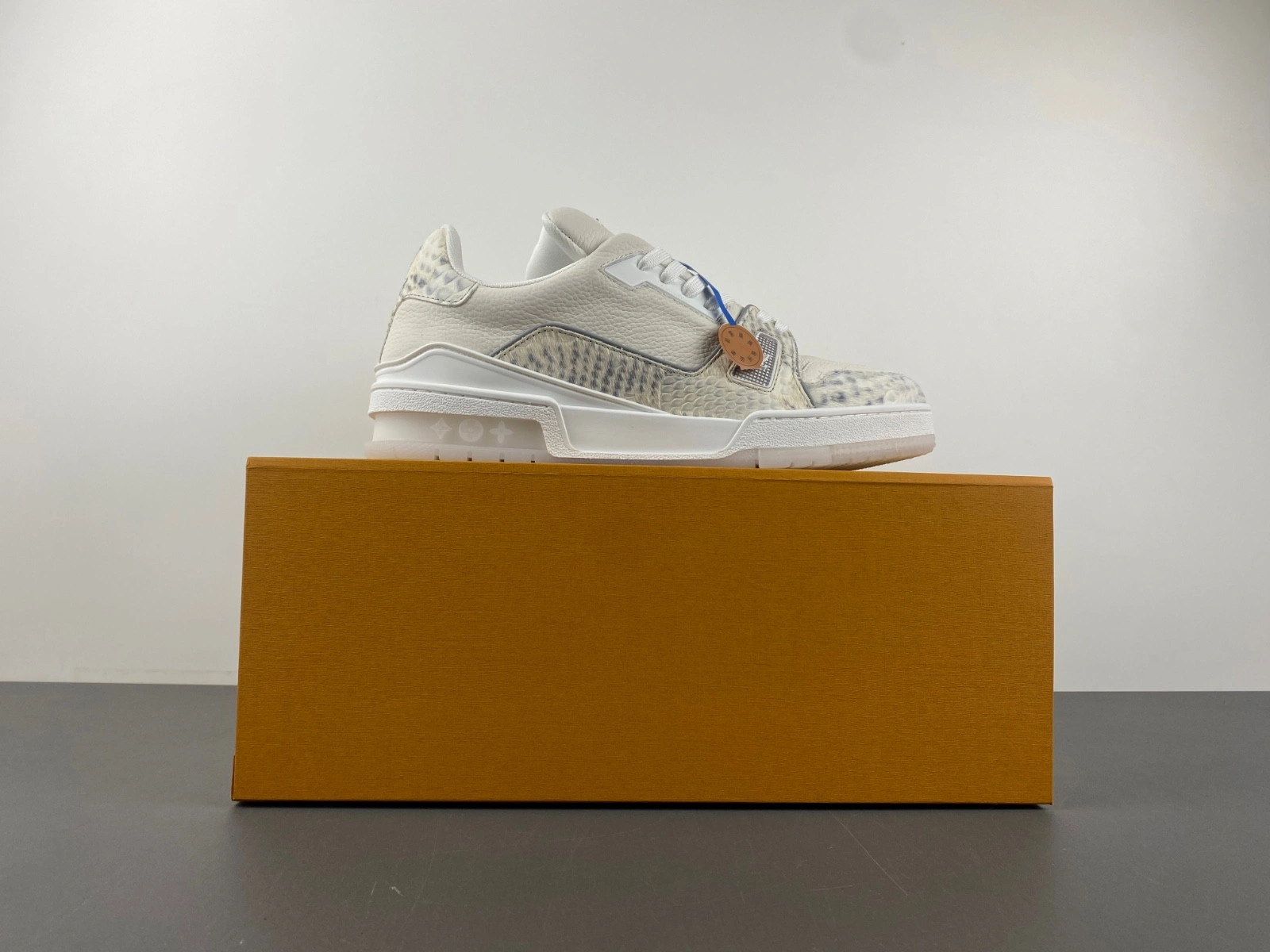LWE SNEAKER