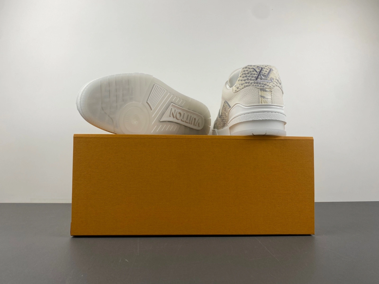 LWE SNEAKER