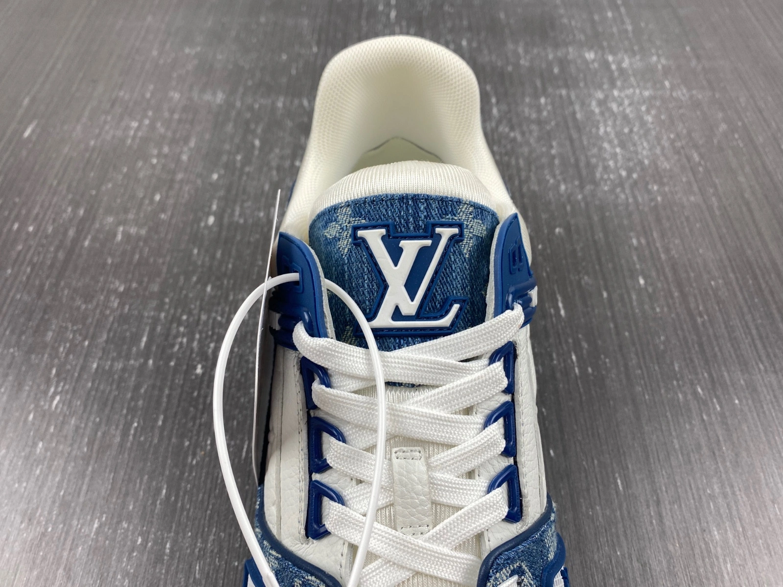 LWE SNEAKER